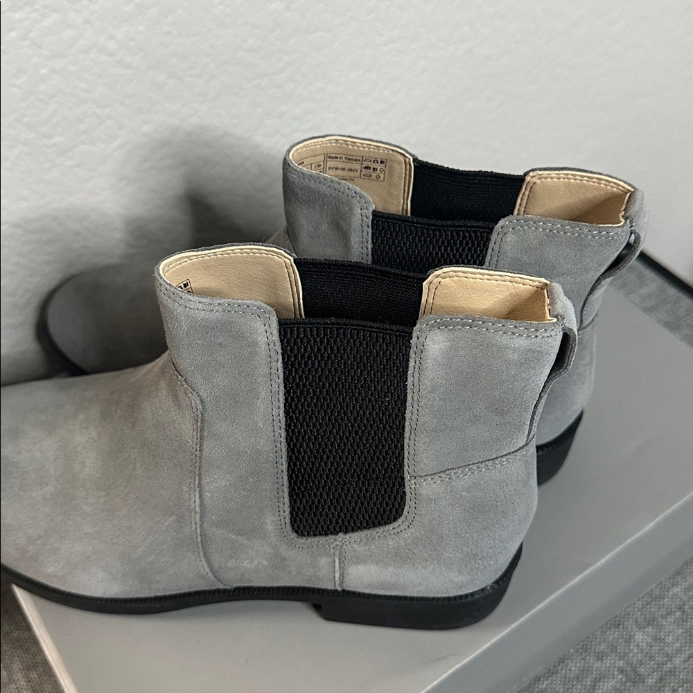 Vionic Light Gray/Charcoal Water Repellent Suede Chelsea Boots - Picture 6 of 7